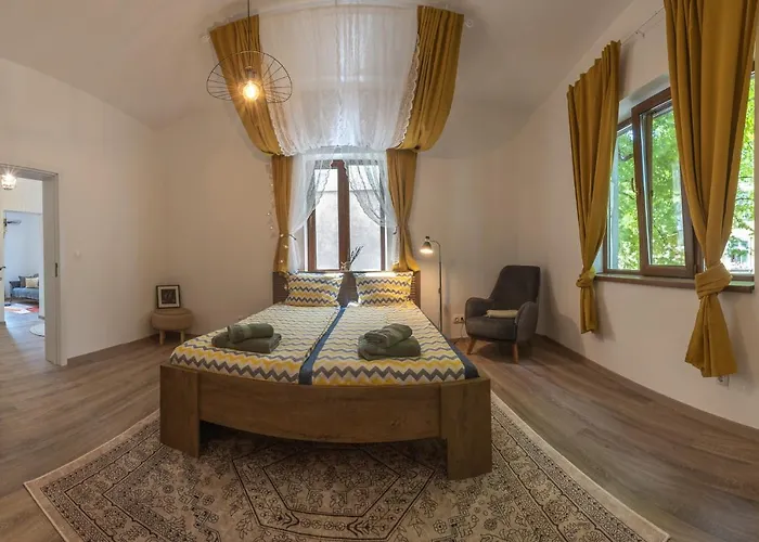 Linden House Flat 瓦爾納