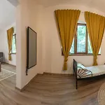 Apartment Linden House Flat