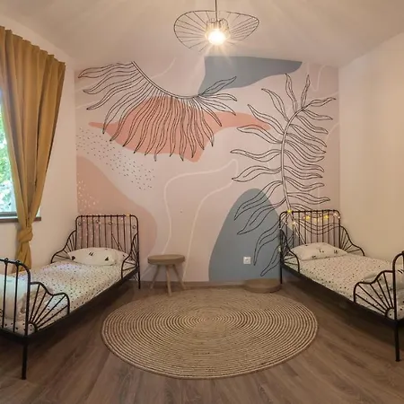 Linden House - A Lovely In Apartment