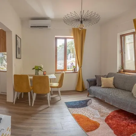 Linden House - A Lovely In Warna