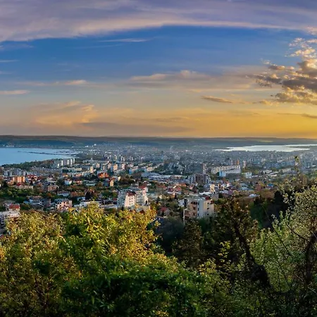 Linden House - A Lovely In Warna