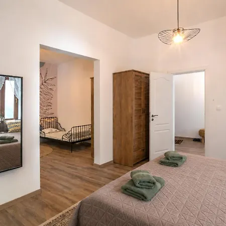 Apartment Linden House Flat *